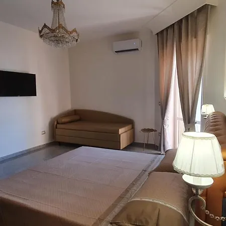 Gold Apartment *